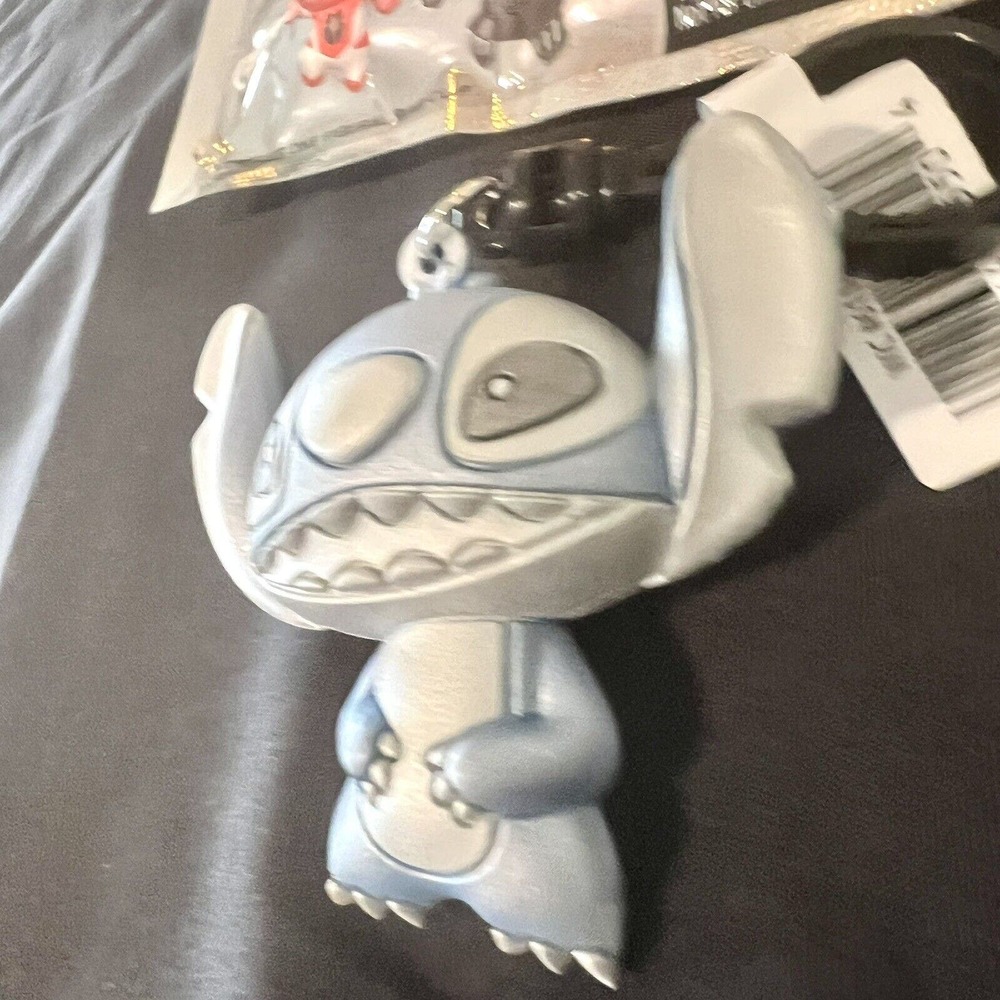 Disney 100 Platinum NEW * Silver Stitch Alien Clip * Blind Bag Monogram Keychain - Picture 4 of 8